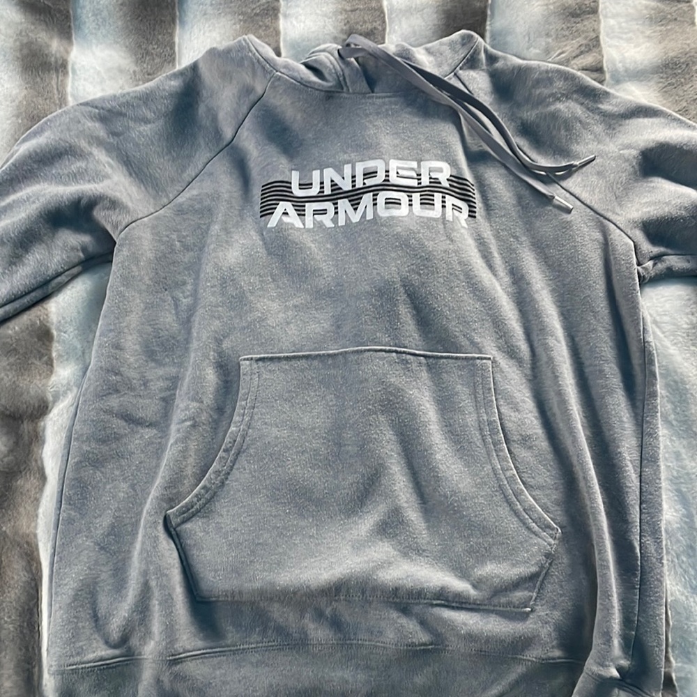Women’s under armor hoodie. size medium, gray